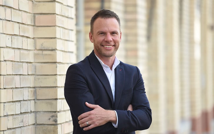 gabor gaspar finanzplaner swisspeers direct lending investitionen